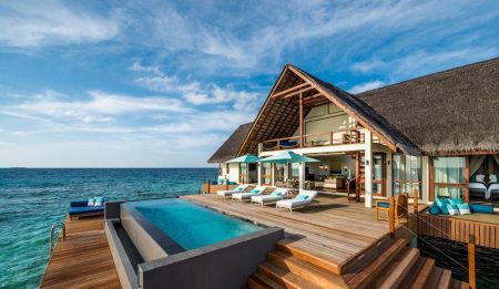 Four Seasons Resort Maldives at Landaa Giraavaru 5* от 46 345 руб./14 044$
