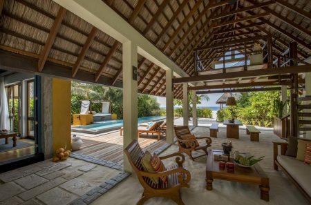 Four Seasons Resort Maldives at Landaa Giraavaru 5* от 46 345 руб./14 044$